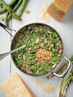 Spelt, cheese rind and broad bean soup (Zuppa di farro, croste di formaggio e fave)