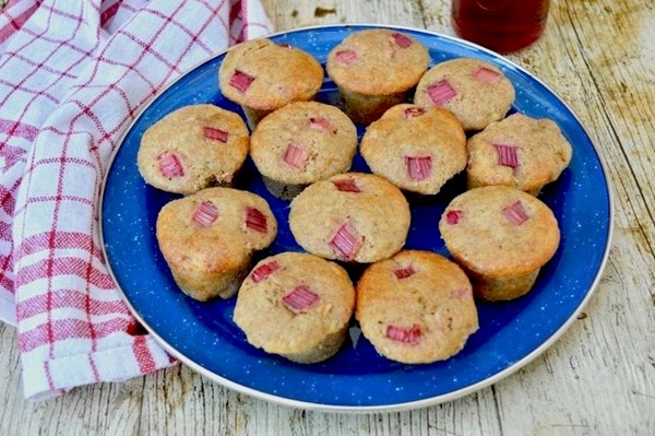 Spelt rhubarb muffins with a hint of rose