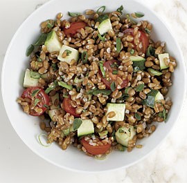 Spelt salad with cherry tomatoes and zucchini