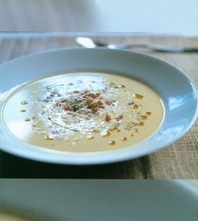 Spelt soup with Jerusalem artichokes and saffron