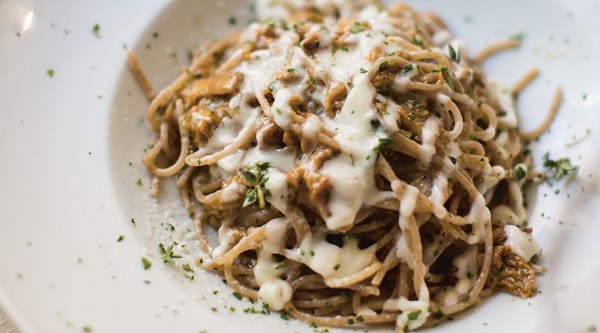 Spelt spaghetti with wild mushrooms & Parmesan cream (Spaghetti di farro con funghi e crema di Parmigiano)