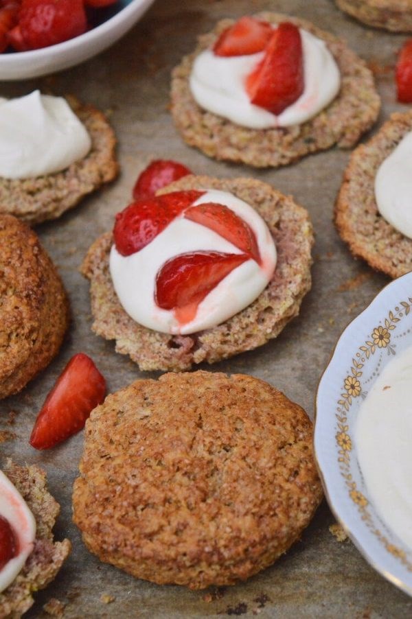 Spelt strawberry shortcakes
