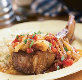 Spice-scented lamb chops with onion-tomato compote