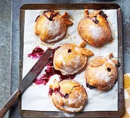 Spiced apple & blackberries hand pies