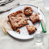 Spiced apple and walnut blondies