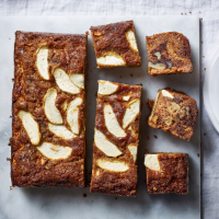 Spiced apple and walnut traybake