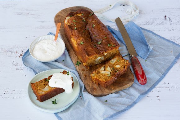 Spiced apple cake