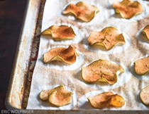 Spiced apple chips
