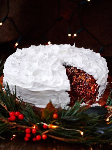 Spiced apple Christmas cake