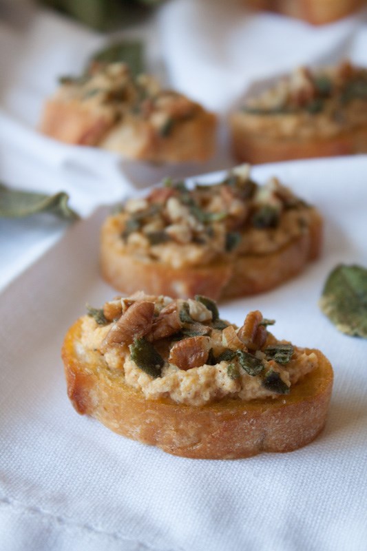 Spiced autumn crostini