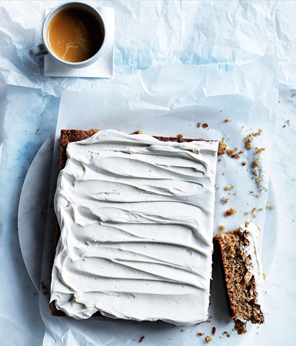 Spiced banana and walnut slice with mascarpone frosting