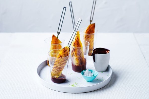 Spiced barbecued pineapple with chocolate dip