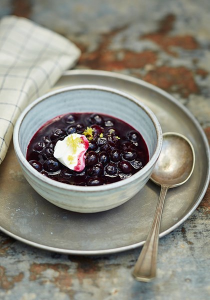 Spiced blueberry soup