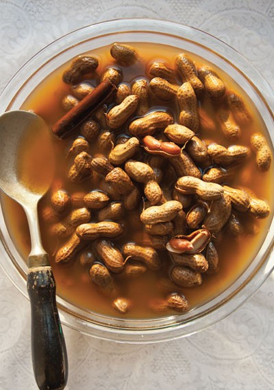 Spiced boiled peanuts 