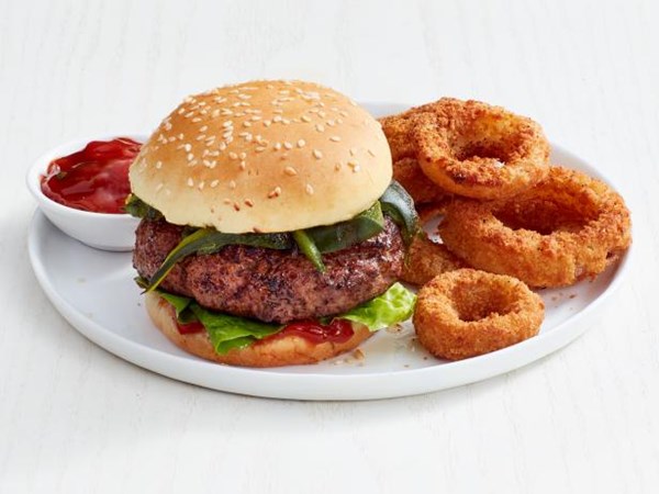 Spiced burgers with chili onion rings