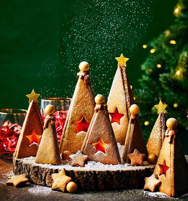 Spiced cardamom Christmas forest [biscuit forest]
