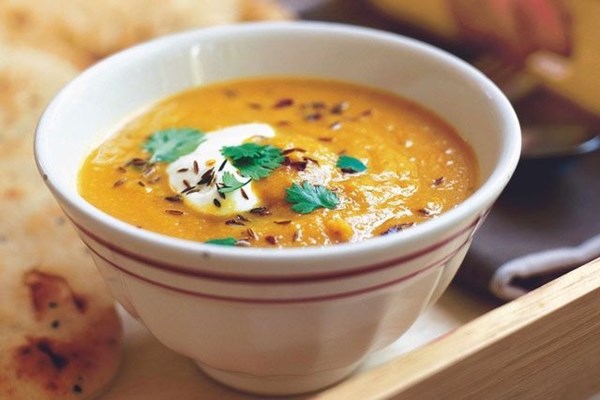 Spiced carrot & lentil soup