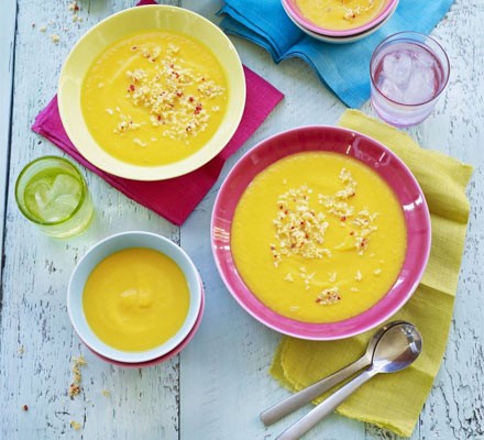 Spiced carrot and coconut soup