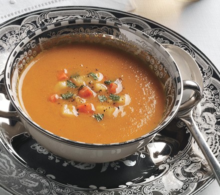 Spiced carrot-apple soup with fresh mint