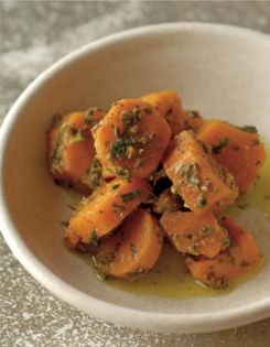 Spiced carrot salad with fennel seed, oregano and mint (Zanahorias aliñadas)