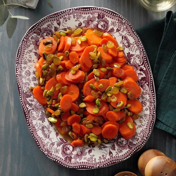 Spiced carrots with pistachios