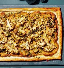 Spiced cauliflower tart with thyme and pistachios