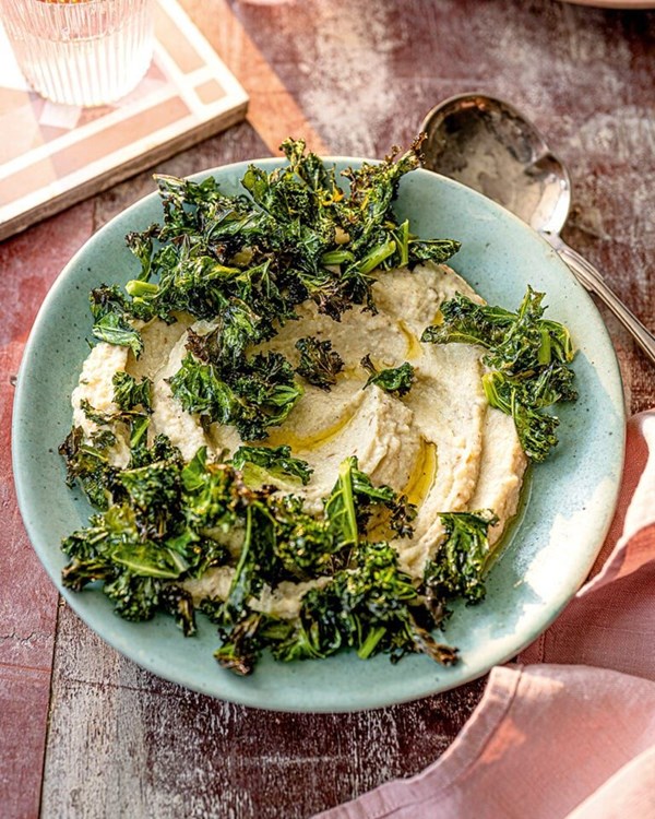 Spiced celeriac purée with crispy kale