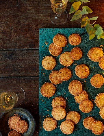 Spiced cheese and sesame biscuits