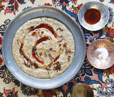 Spiced chicken and wheat porridge (H'riss)