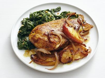 Spiced chicken with apples