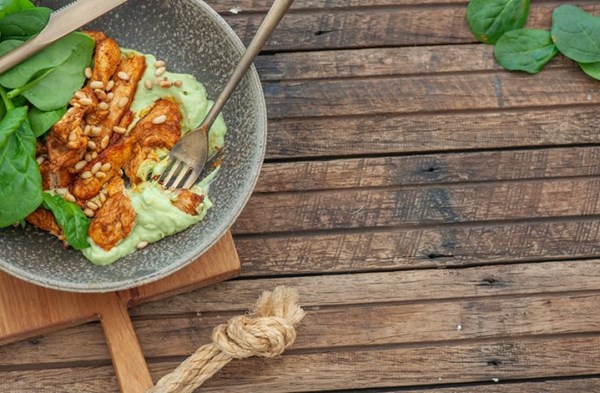 Spiced chicken with avo ‘hummus’
