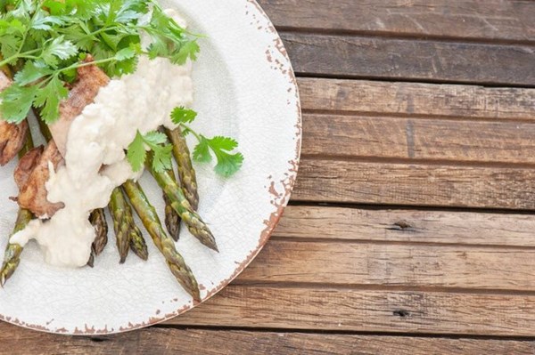 Spiced chicken with ginger almond sauce