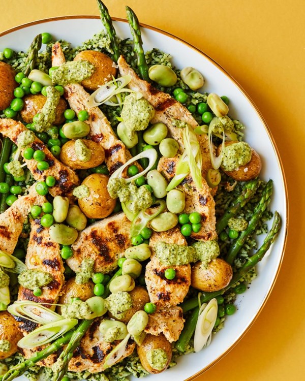 Spiced chicken with spring vegetables, spinach and mint rice