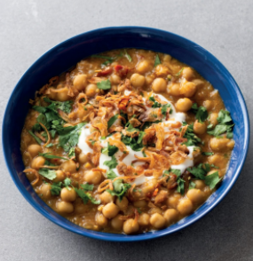 Spiced chickpea dal (Chole bhatura)