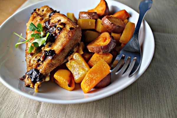 Spiced chipotle honey chicken breasts with sweet potatoes and winter squash