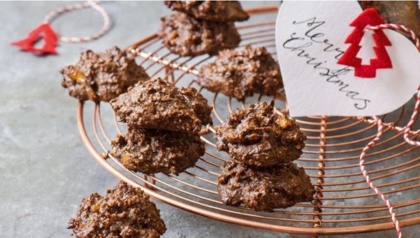 Spiced chocolate Christmas biscuits