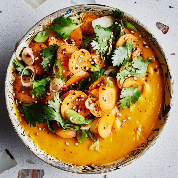 Spiced coconut carrot soup