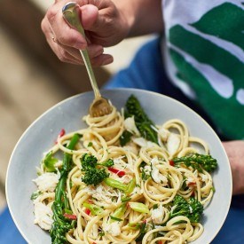 Spiced crab linguine