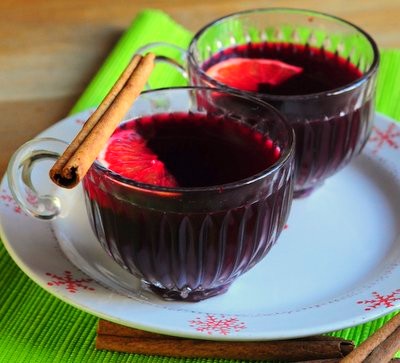 Spiced cranberry sangria