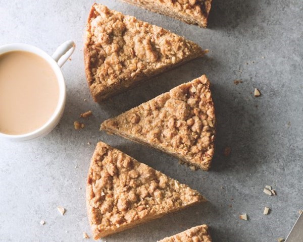 Spiced crumb cake  [cinnamon-almond crumb topping]