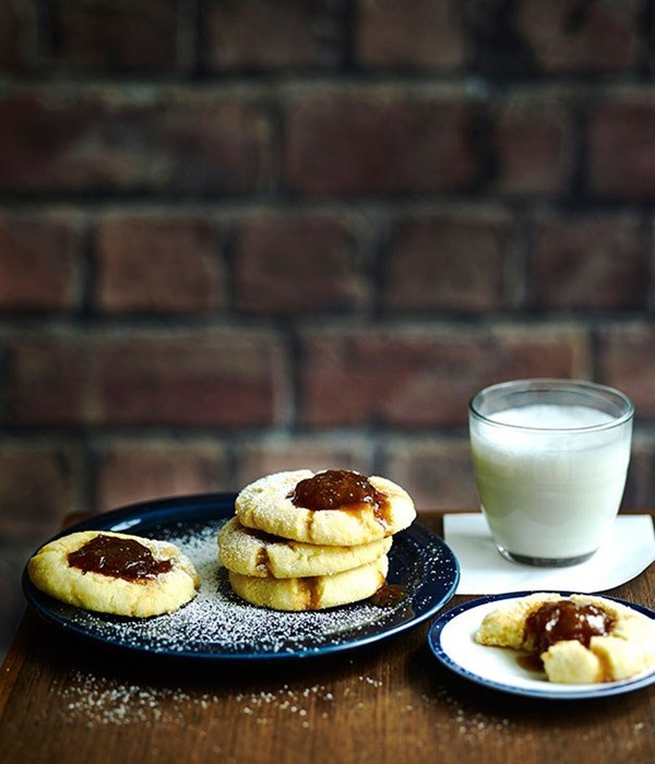 Spiced fig jam drops
