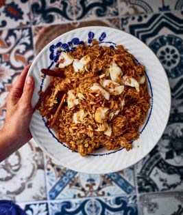 Spiced fish pilaf with caramelized onions (Sayadiyah)