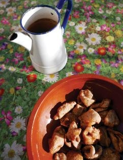Spiced fritters with honey (Pestiños de Navidad)