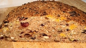Spiced fruit and nut bread with clementines