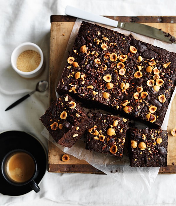 Spiced hazelnut-cacao brownie