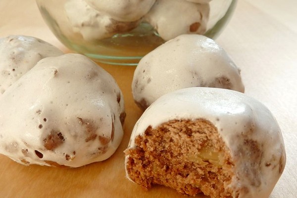 Spiced honey chocolate nut cookies (Medenjaci)