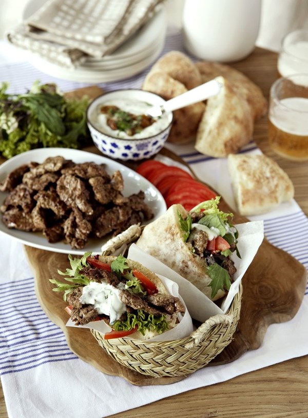 Spiced lamb pide pockets with mango chutney