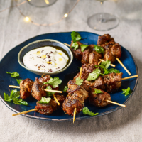 Spiced lamb skewers with yogurt