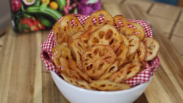 Spiced lotus chips with sweet spices