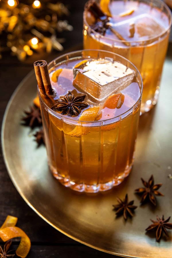 Spiced maple bourbon fizz